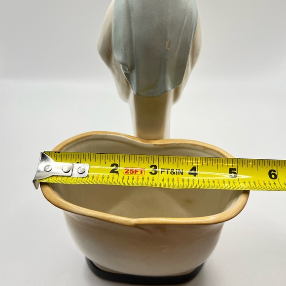 VINTAGE VIRGIN MARY AND BABY JESUS
PORCELAIN CERAMIC FIGURINE PLANTER - Picture 7 of 8